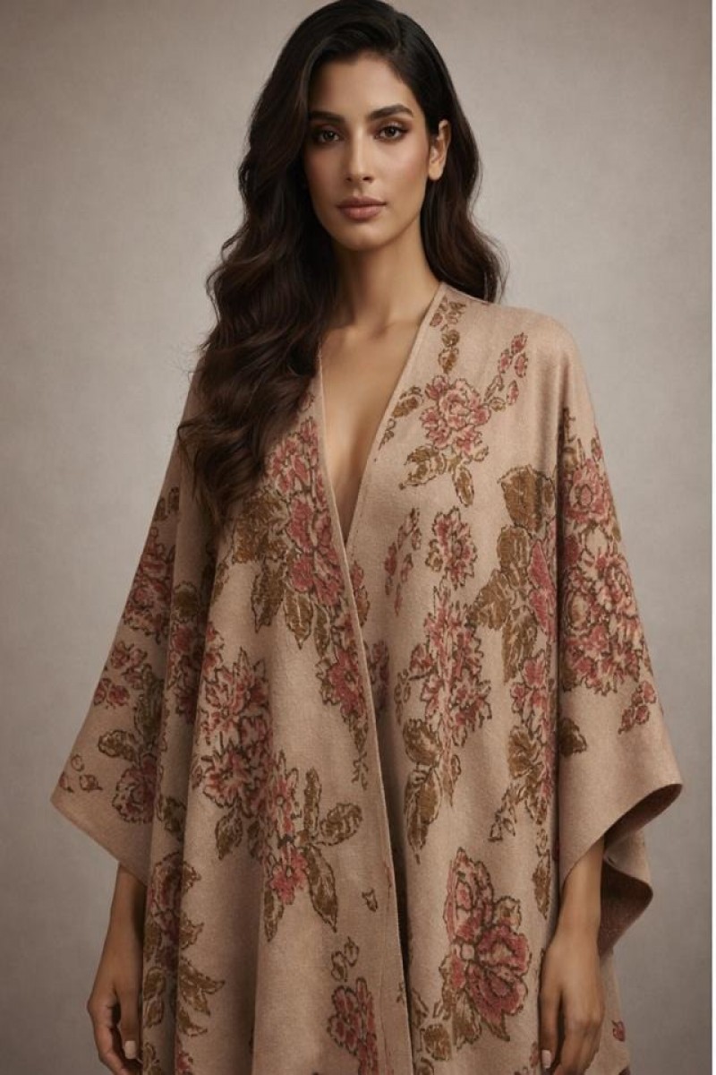 PLUSH KNITTED FLORAL JACQUARD CAPE