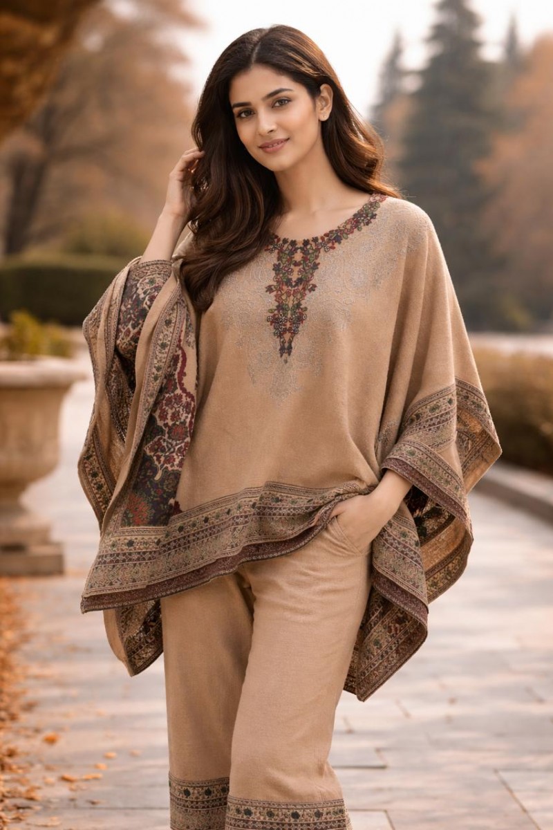 INTARSIA JACQUARD KNITTED PONCHO SET WITH NECK EMBROIDERY