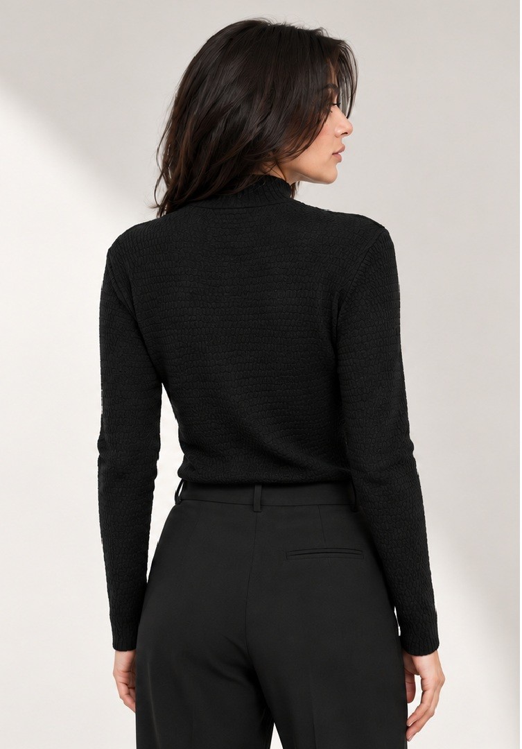 KNITTED HIGH NECK TOP