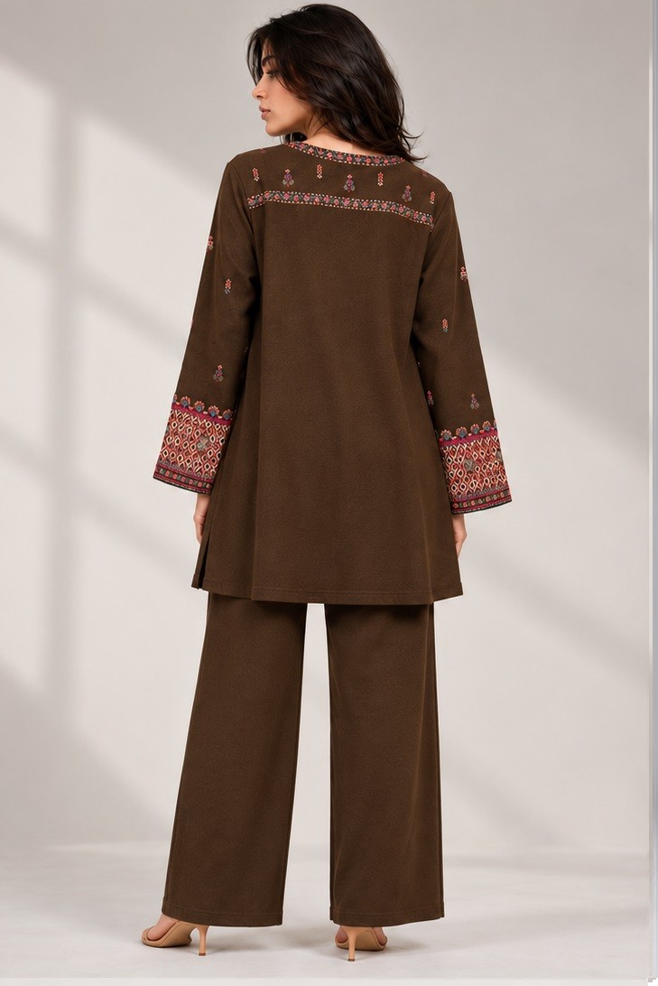 KNITTED EMBROIDERED CO-ORD SET