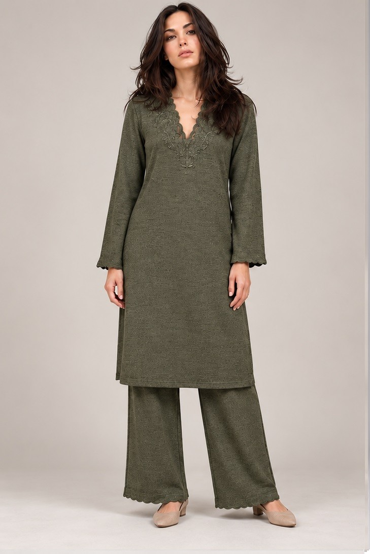 KNITTED EMBROIDERED KURTI SET