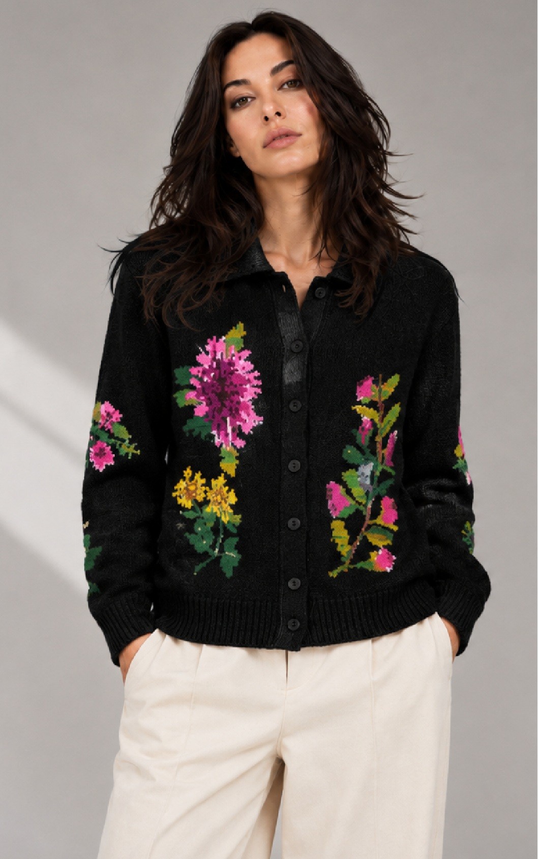KNITTED EMBROIDERED CARDIGAN