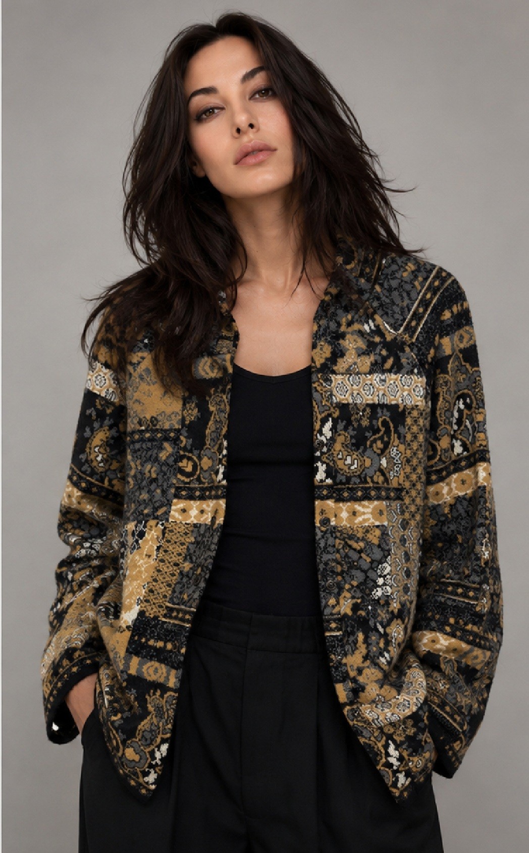 JACQUARD KNITTED CARDIGAN