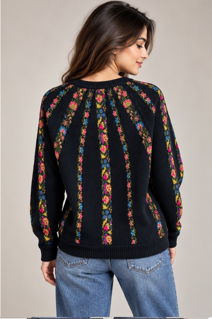 KNITTED WITH EMBROIDERED JUMPER